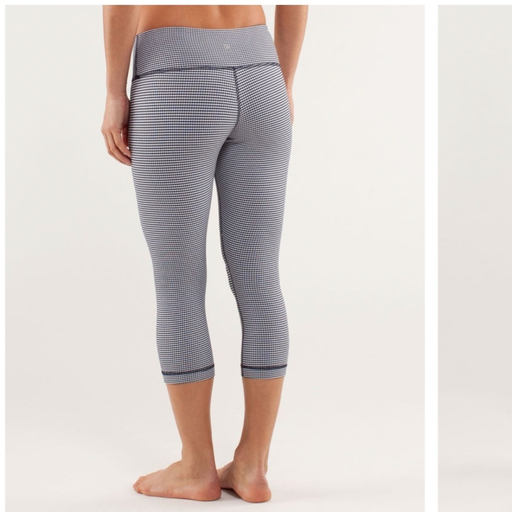 Lululemon Wunder Under Crop Navy x White Checks Size 10